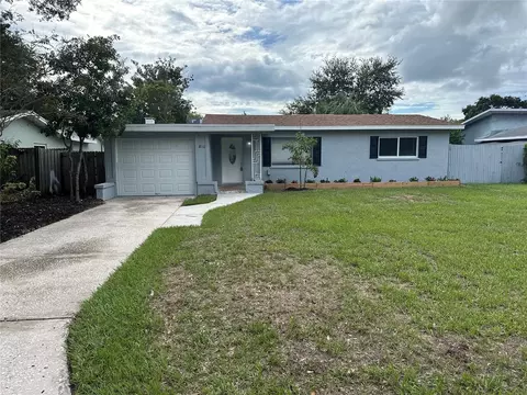 810 Helena Dr, Largo, FL 33770