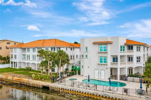 1340 Bayshore Blvd #303, Dunedin, FL 34698