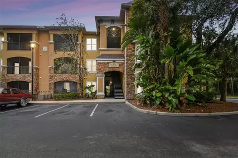 10017 Courtney Palms Blvd #202, Tampa, FL 33619