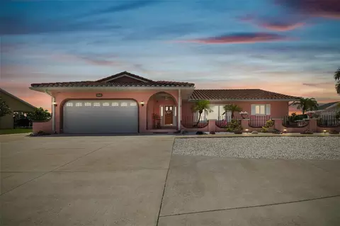 918 Eagle Ln, Apollo Beach, FL 33572