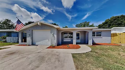 1133 Yale Dr, Holiday, FL 34691