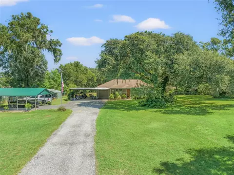 8634 Oliver Rd, Zephyrhills, FL 33540