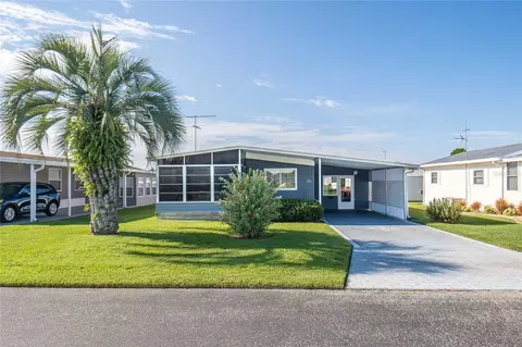 36702 Dina Dr, Zephyrhills, FL 33542