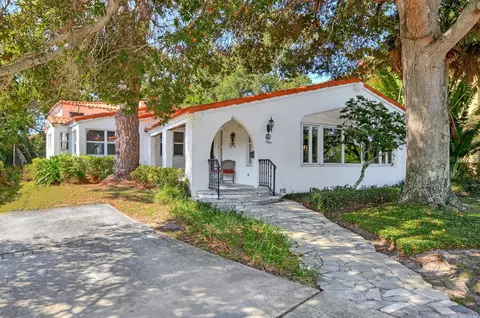 2224 Coffee Pot Blvd NE, Saint Petersburg, FL 33704