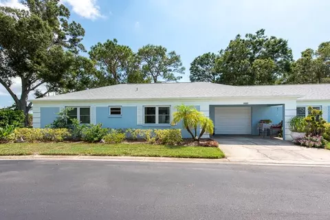 8060 Brentwood Rd, Seminole, FL 33777
