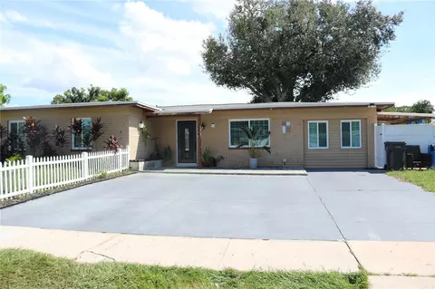 6512 Dovewood Pl, Tampa, FL 33634