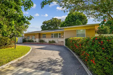 2709 49th St N, Saint Petersburg, FL 33710