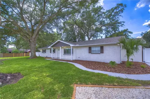 1722 S Mulrennan Rd, Valrico, FL 33594