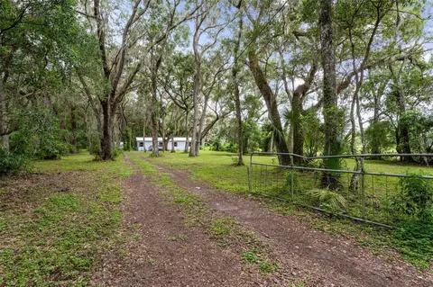 13008 Douglas Rd, Dade City, FL 33525
