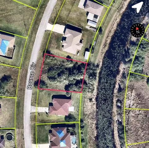 557 Bourse Cir, Lehigh Acres, FL 33974
