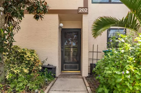 9209 Seminole Blvd #202, Seminole, FL 33772