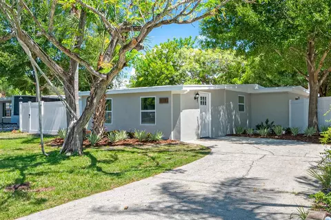 11877 102nd St, Largo, FL 33773