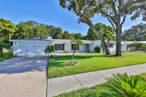 708 Village Pl, Brandon, FL 33511