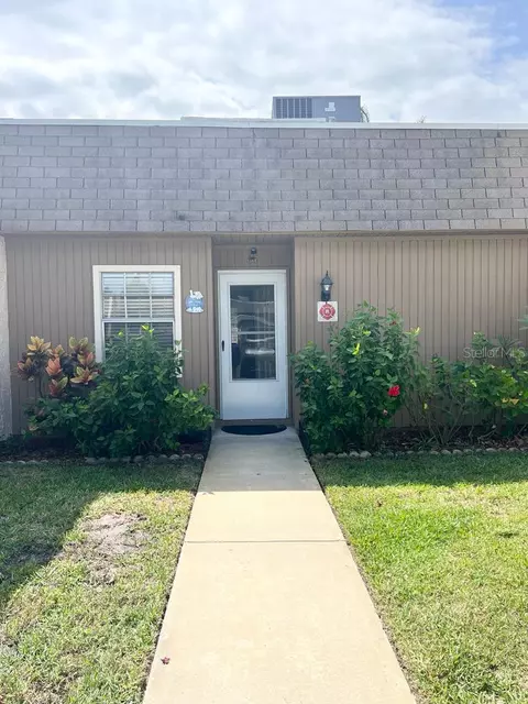 11511 113th St #5D, Largo, FL 33778