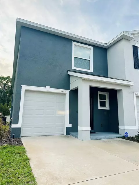 1693 Hubbell Rd, Wesley Chapel, FL 33543