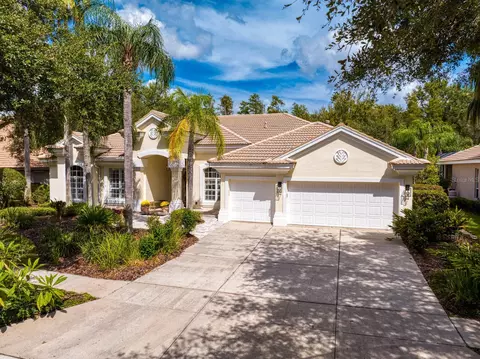 10232 Waterside Oaks Dr, Tampa, FL 33647