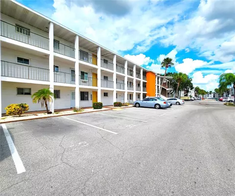 2111 Canal Dr #B3, Bradenton, FL 34207