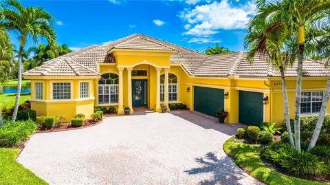 8855 SW Galardia Ct, Stuart, FL 34997
