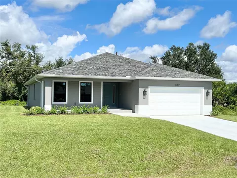 7307 Crown Dr, Englewood, FL 34224