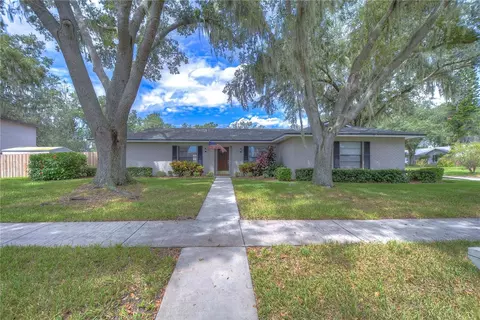1006 Winchester Ln, Valrico, FL 33594