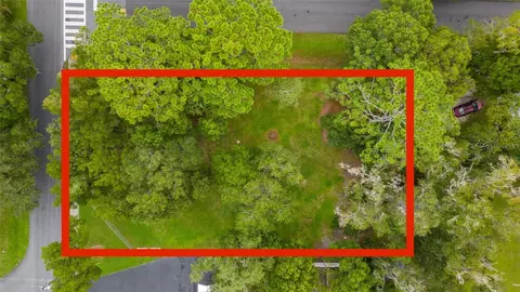 686 NE 11th St, Crystal River, FL 34428