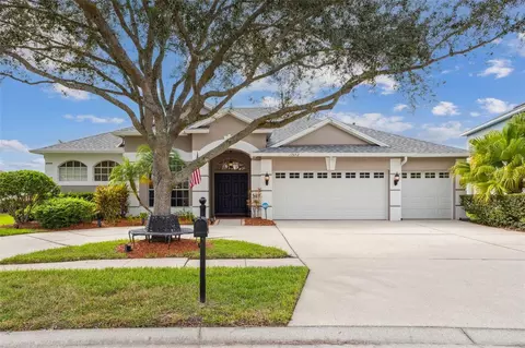 17632 Archland Pass Rd, Lutz, FL 33558