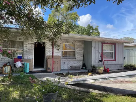 2104 W Sewaha St, Tampa, FL 33612