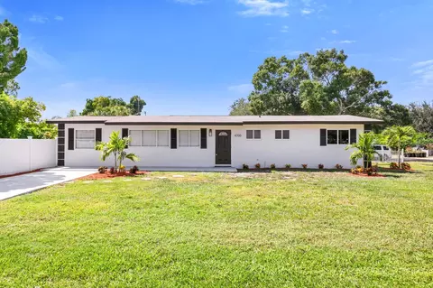 4700 W Trilby Ave, Tampa, FL 33616