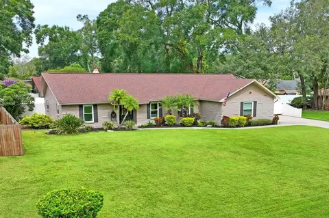 1805 N Waterman Dr, Valrico, FL 33594