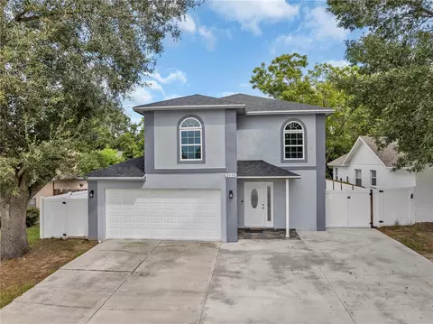 2110 Valrico Vista Dr, Valrico, FL 33594