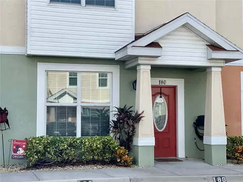 180 Alexander Woods Dr, Plant City, FL 33563