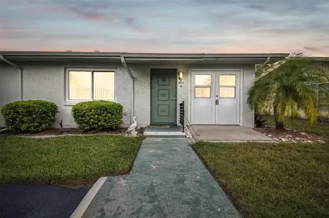 1814 Foxhunt Dr #B, Sun City Center, FL 33573