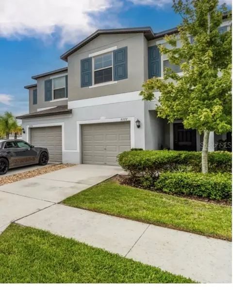 9777 Pembrooke Pines Dr, Sun City Center, FL 33573