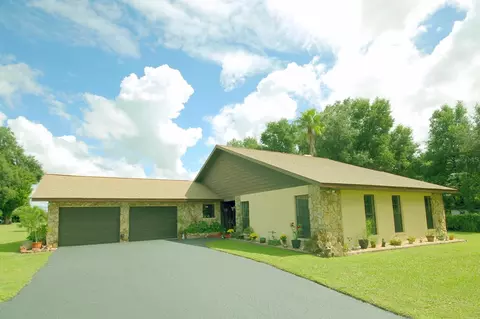 501 N Taylor Rd, Seffner, FL 33584