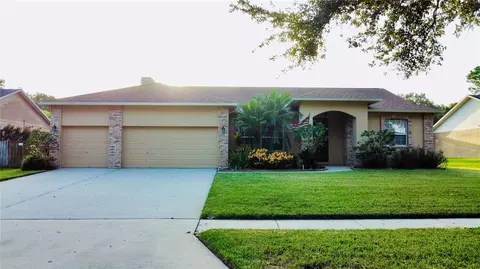 2708 Bent Leaf Dr, Valrico, FL 33594