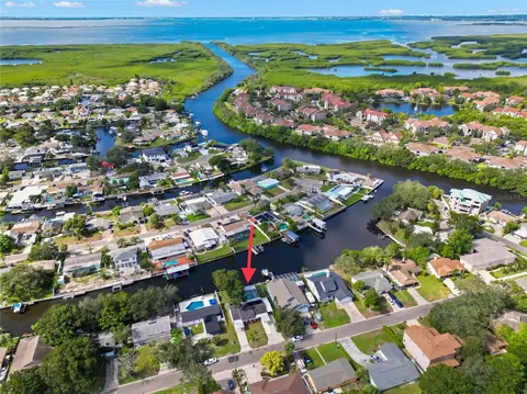 10722 Drummond Rd, Tampa, FL 33615