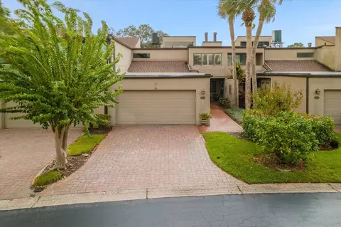 4510 Rolling Green Ln, Tampa, FL 33618