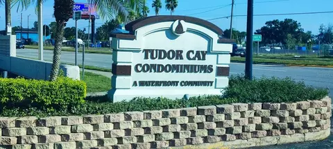 9134 Tudor Dr #M207, Tampa, FL 33615