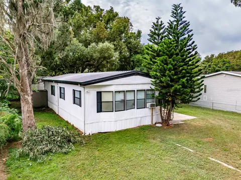 9803 E Fowler Ave, Thonotosassa, FL 33592