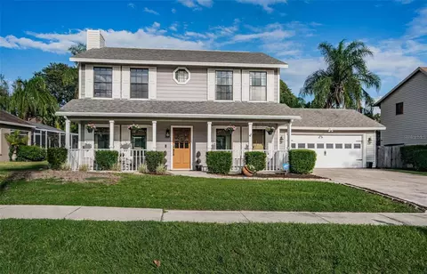 1806 River Crossing Dr, Valrico, FL 33596