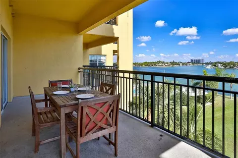 10315 Gulf Blvd #207, Treasure Island, FL 33706