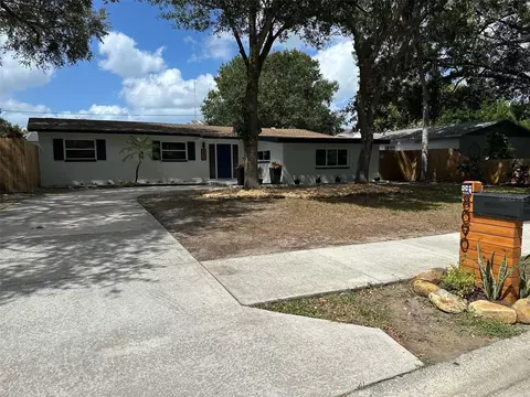 8090 Lark St, Seminole, FL 33777