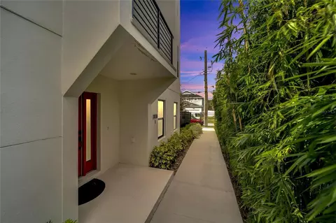 3038 W Napoleon Ave #1, Tampa, FL 33611