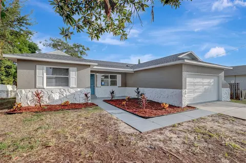 8525 Summer Dr, Hudson, FL 34667