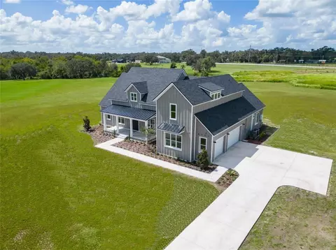 8505 Alafia Hills Dr, Plant City, FL 33567