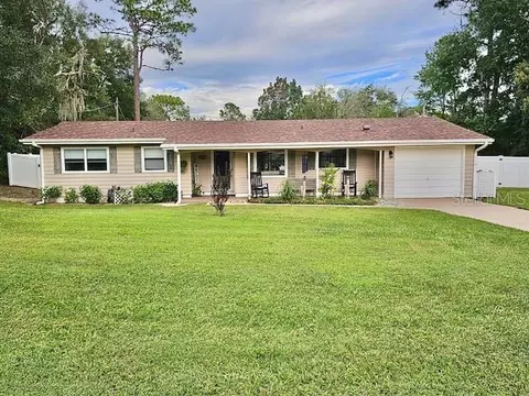 8425 N Golfview Dr, Citrus Springs, FL 34434