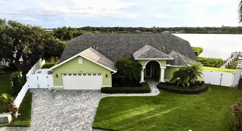 826 Christina Cir, Oldsmar, FL 34677