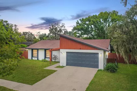 1001 Sandalwood Dr, Plant City, FL 33563