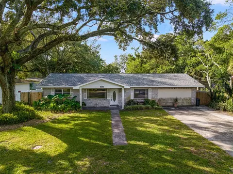 512 Jeanal Pl, Tampa, FL 33612