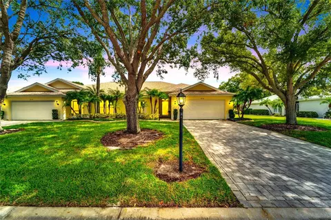 1916 Nantucket Dr, Sun City Center, FL 33573